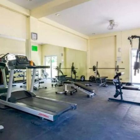 Chateau Elysee A3 Near Airport Wifi Kitchen Paranaque City Esterno foto