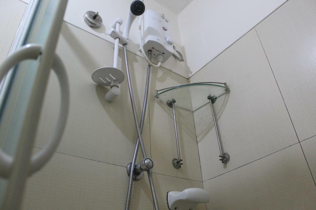 Chateau Elysee A3 Near Airport Wifi Kitchen Paranaque City Esterno foto