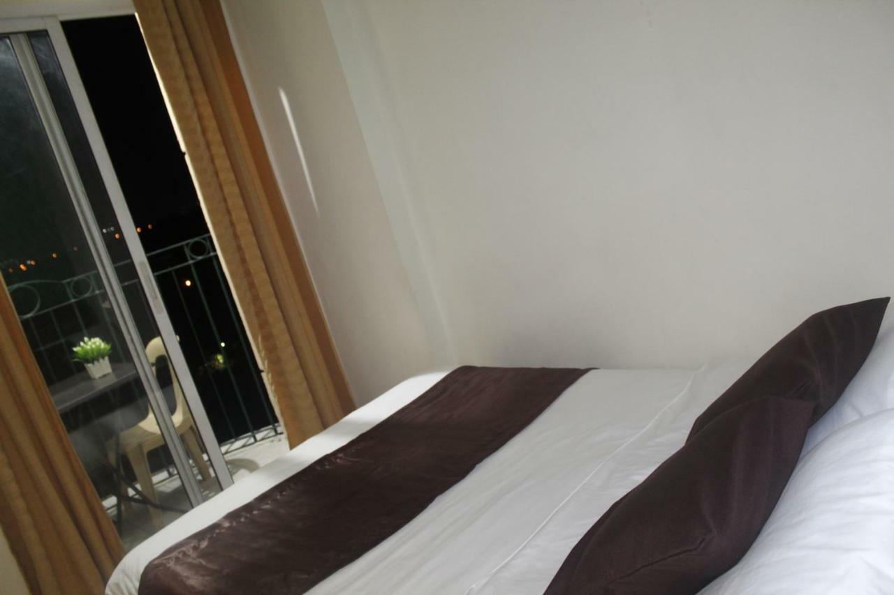 Chateau Elysee A3 Near Airport Wifi Kitchen Paranaque City Esterno foto