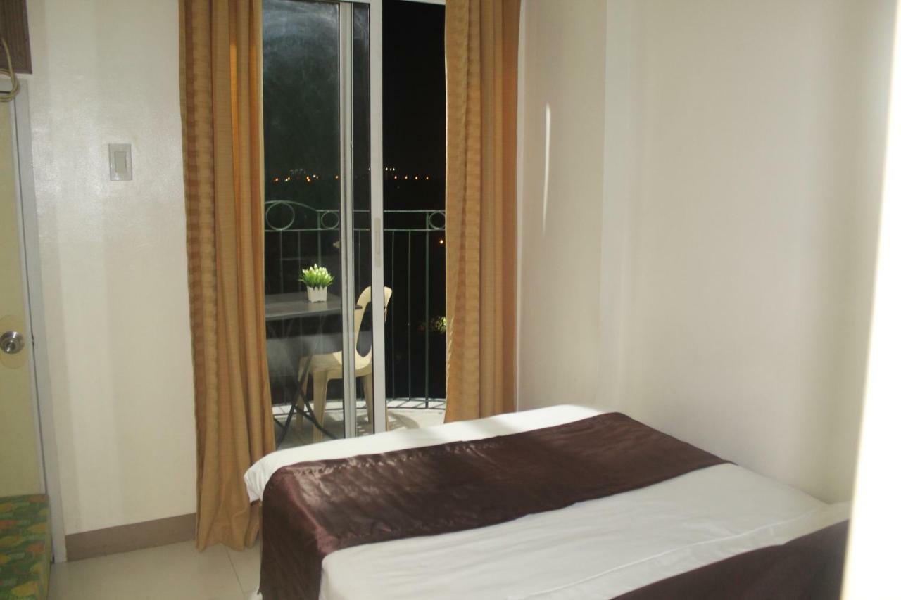 Chateau Elysee A3 Near Airport Wifi Kitchen Paranaque City Esterno foto